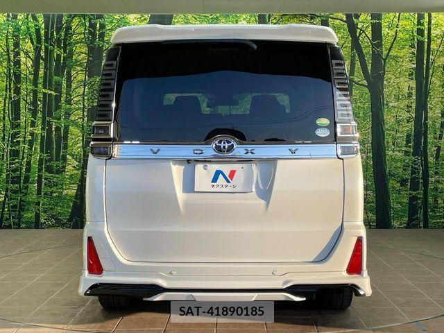 Toyota VOXY 2020-02 6817901-17