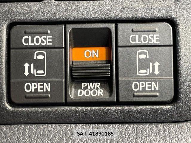 Toyota VOXY 2020-02 6817901-6