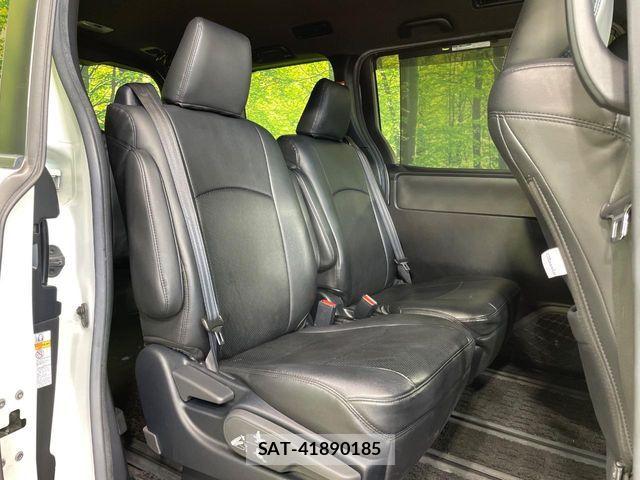 Toyota VOXY 2020-02 6817901-8