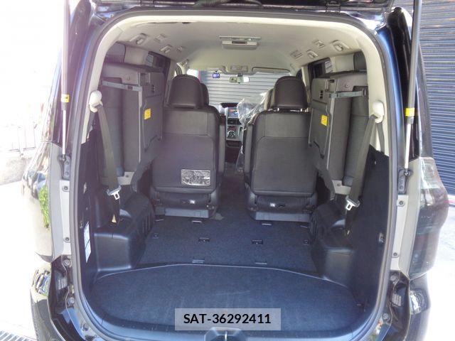 Toyota VOXY 2012-11 6817963-15