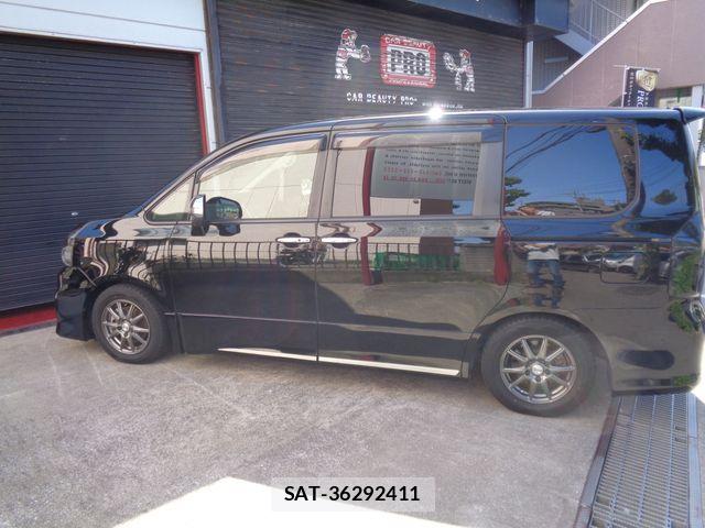 Toyota VOXY 2012-11 6817963-18