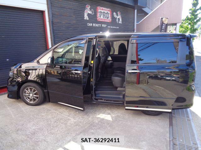 Toyota VOXY 2012-11 6817963-19