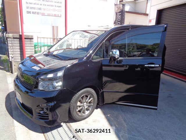 Toyota VOXY 2012-11 6817963-21