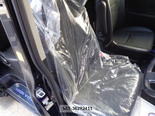 Toyota VOXY 2012-11 6817963-28
