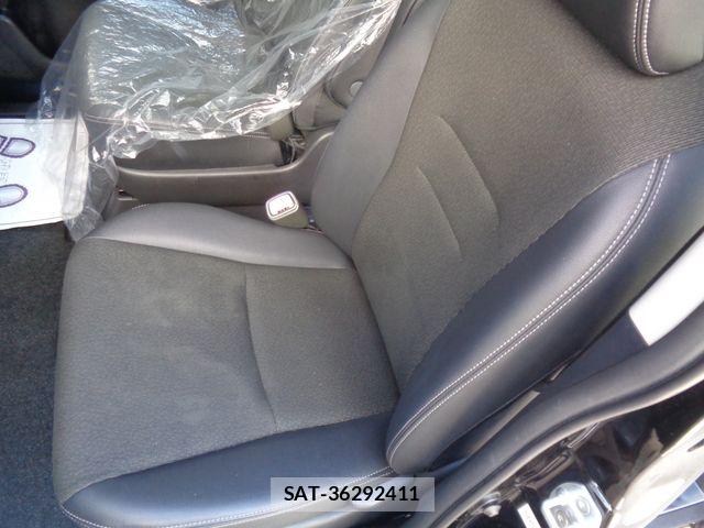Toyota VOXY 2012-11 6817963-29