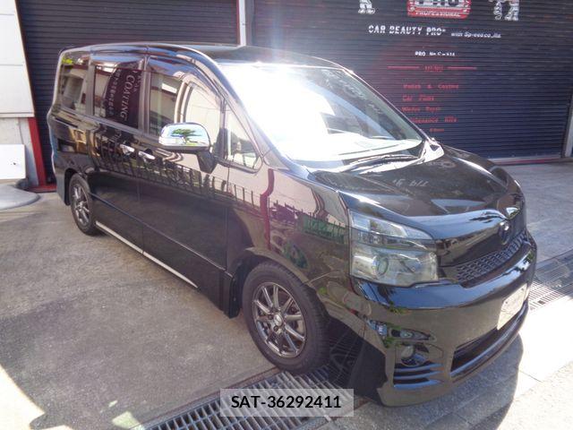 Toyota VOXY 2012-11 6817963-6
