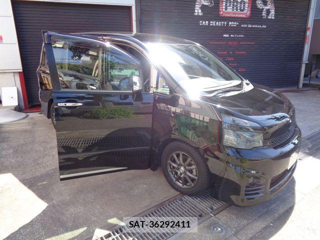 Toyota VOXY 2012-11 6817963-7