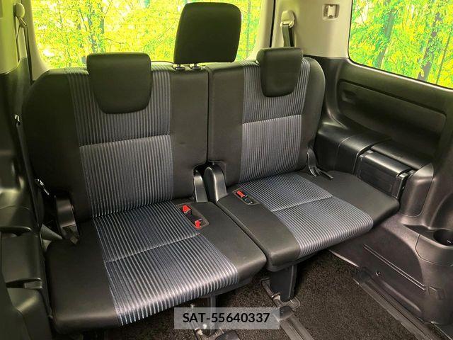 Toyota VOXY 2016-09 6817926-9