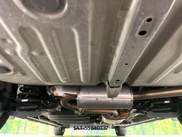 Toyota VOXY 2016-09 6817926-19