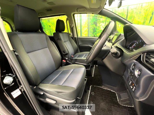 Toyota VOXY 2016-09 6817926-7