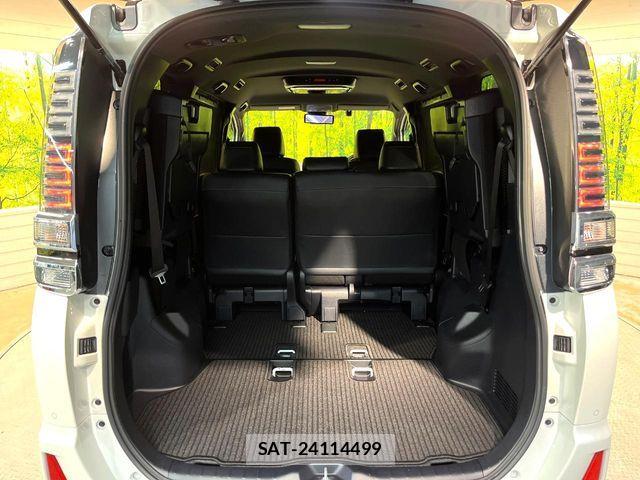 Toyota VOXY 2021-12 6817898-10