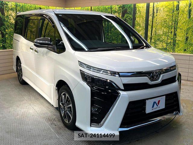 Toyota VOXY 2021-12 6817898-15
