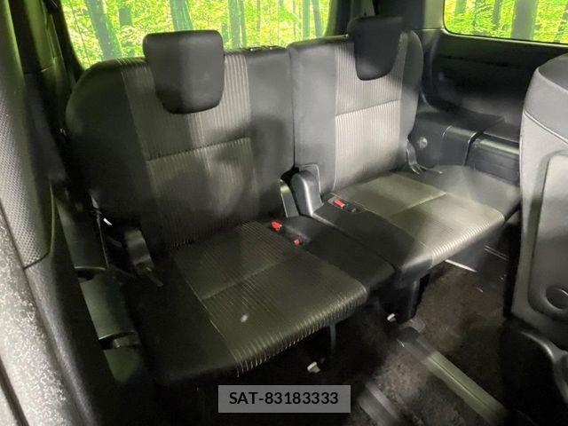 Toyota VOXY 2018-06 6817934-9