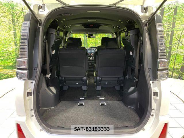 Toyota VOXY 2018-06 6817934-10