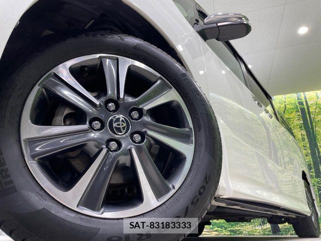 Toyota VOXY 2018-06 6817934-13