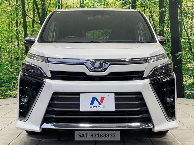 Toyota VOXY 2018-06 6817934-14