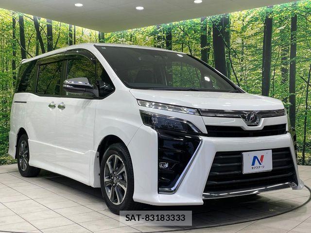 Toyota VOXY 2018-06 6817934-16