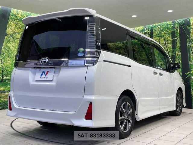 Toyota VOXY 2018-06 6817934-17