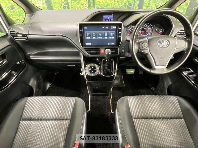 Toyota VOXY 2018-06 6817934-1