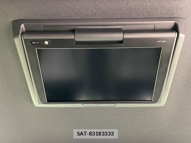 Toyota VOXY 2018-06 6817934-4