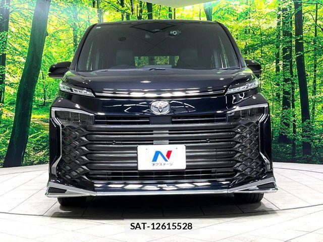 Toyota VOXY 2024-02 6817890-14