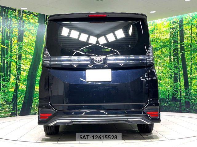 Toyota VOXY 2024-02 6817890-15