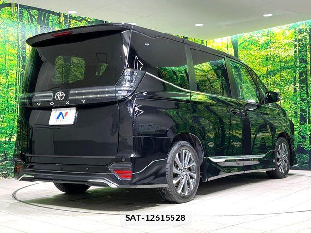 Toyota VOXY 2024-02 6817890-17