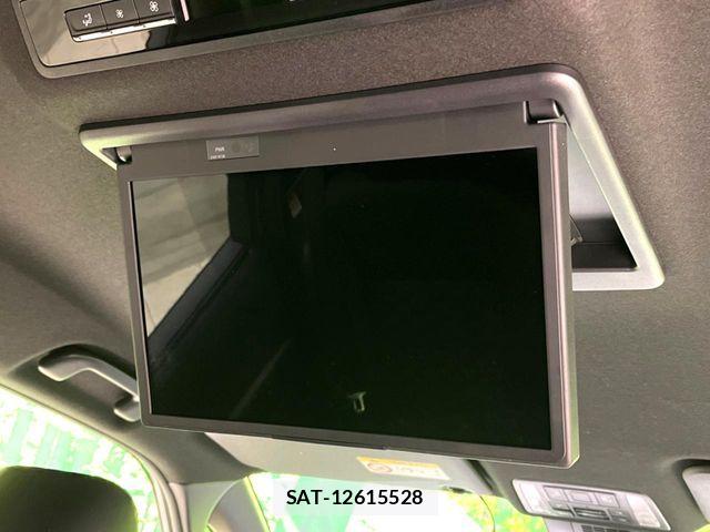 Toyota VOXY 2024-02 6817890-2
