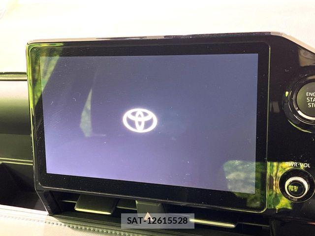 Toyota VOXY 2024-02 6817890-3