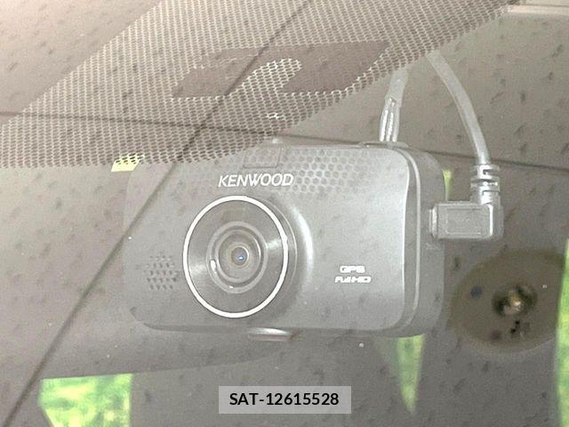 Toyota VOXY 2024-02 6817890-6