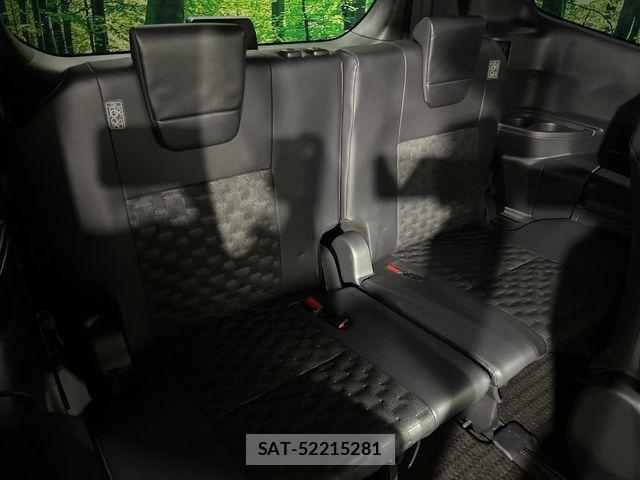 Toyota VOXY 2023-09 6817895-9