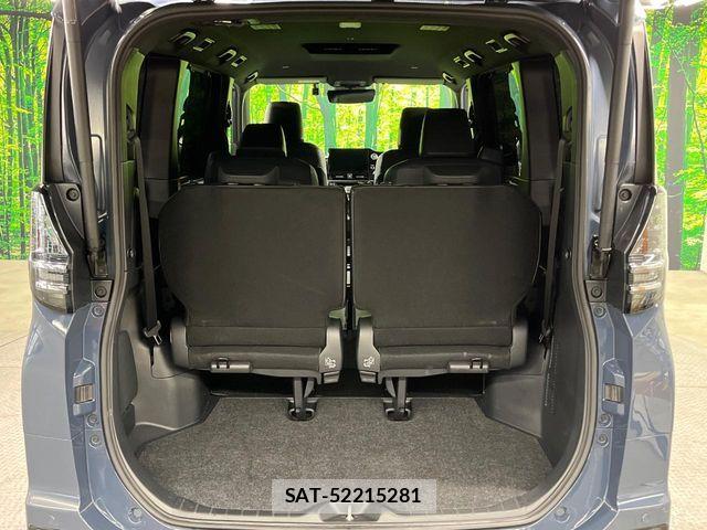 Toyota VOXY 2023-09 6817895-10