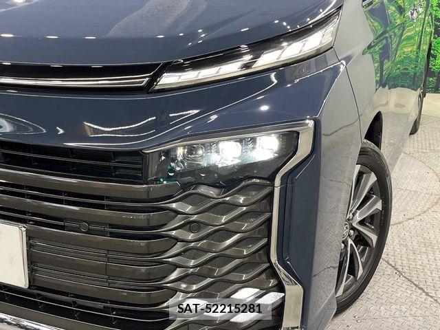 Toyota VOXY 2023-09 6817895-12