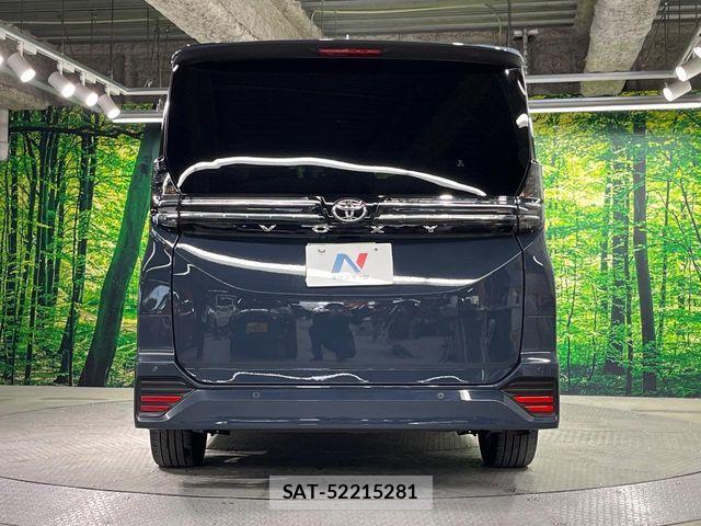Toyota VOXY 2023-09 6817895-15