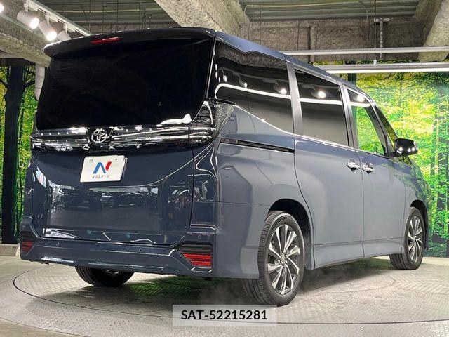 Toyota VOXY 2023-09 6817895-17