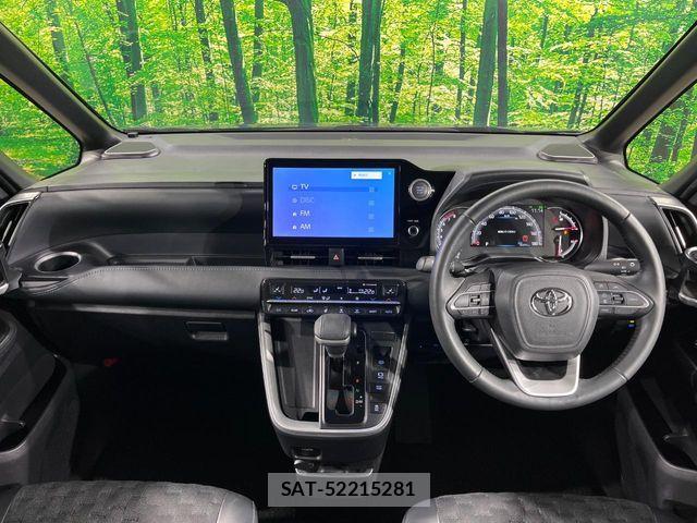 Toyota VOXY 2023-09 6817895-1