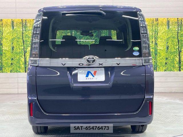 Toyota VOXY 2017-06 6817960-15