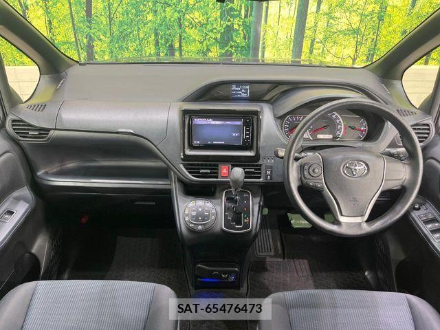 Toyota VOXY 2017-06 6817960-1