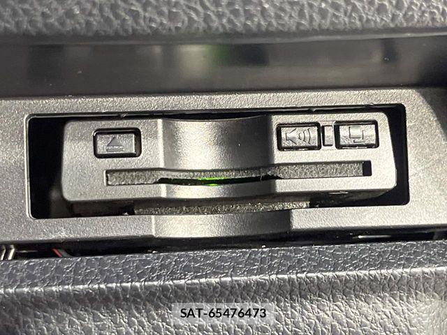 Toyota VOXY 2017-06 6817960-5