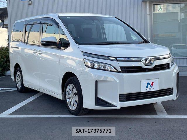 Toyota VOXY 2017-07 6817949-16