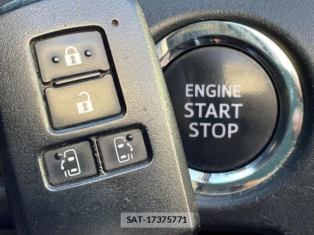 Toyota VOXY 2017-07 6817949-6