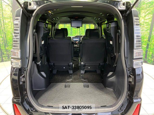 Toyota VOXY 2019-02 6817902-10