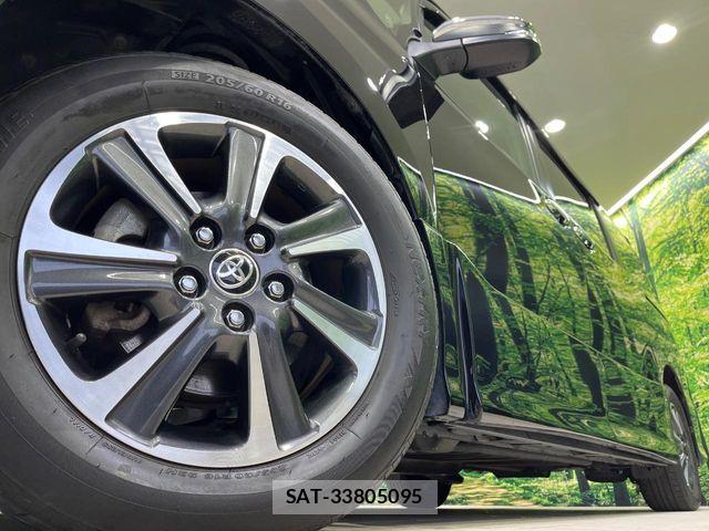 Toyota VOXY 2019-02 6817902-13
