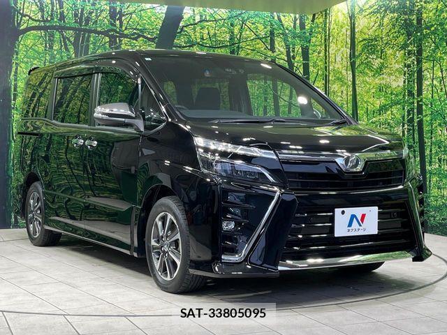 Toyota VOXY 2019-02 6817902-15