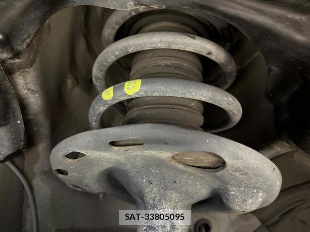Toyota VOXY 2019-02 6817902-19