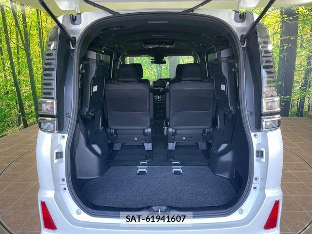 Toyota VOXY 2018-11 6817906-10