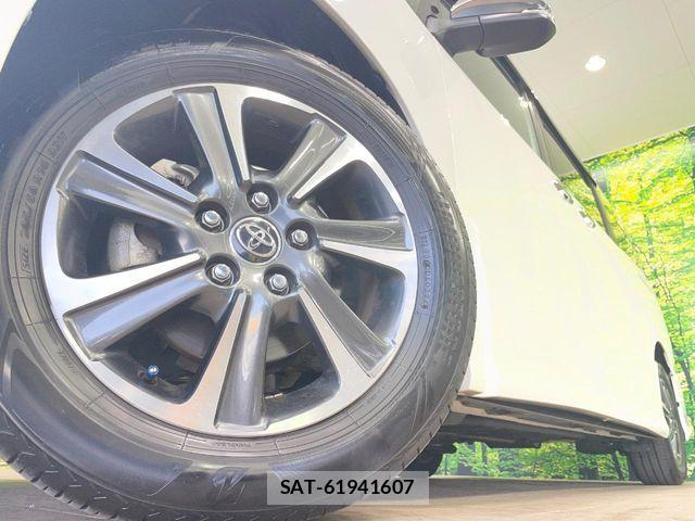 Toyota VOXY 2018-11 6817906-13