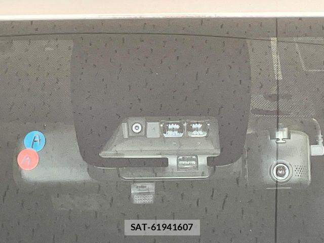 Toyota VOXY 2018-11 6817906-4