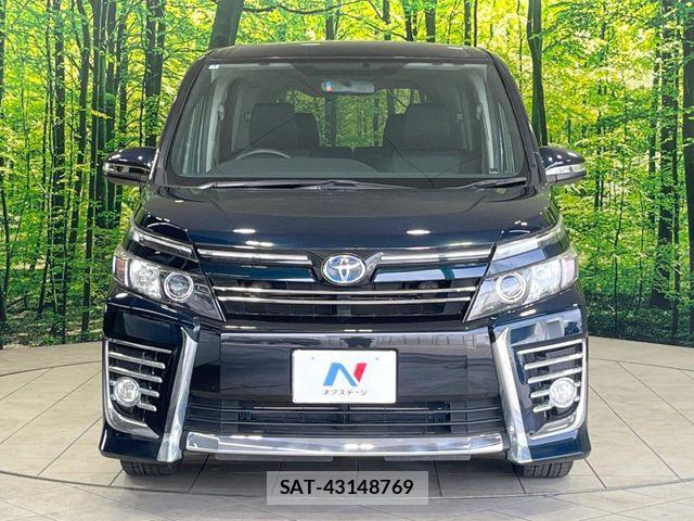 Toyota VOXY 2014-03 6817929-14