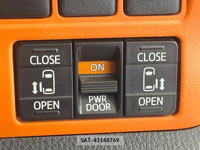 Toyota VOXY 2014-03 6817929-2